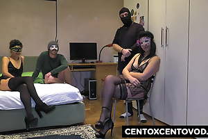 Two swinger couples in advance CentoXCento