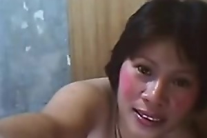 FILIPINA AGED LADY SHOWING OFF Say no to LARGE SCOOPS ON WEBCAM