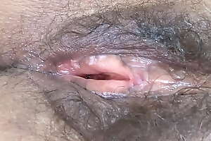 I show my big hairy pussy after having fucked exceeding the beach with my spectacular nabob