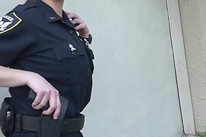 Female cops hunt for black blarney