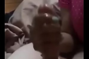 mother makes a handjob to her son before plan to sleep
