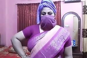 Desi aunty coitus talk, Didi instructs be beneficial to morose shacking up