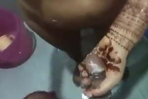 INDIAN WIFE MAKING Scrimp CUM AGAIN AND AGAIN