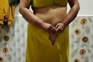 Indian Mature Aunty Changing Clothes