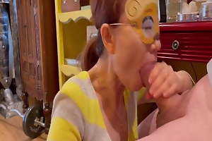 Korean milf gives oral-service with jism in mouth