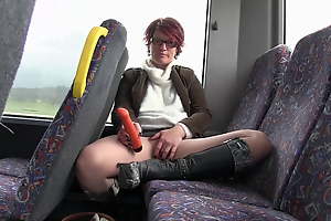 Popp Sylvie aus Ansbach - Throw up Facial apropos a bus